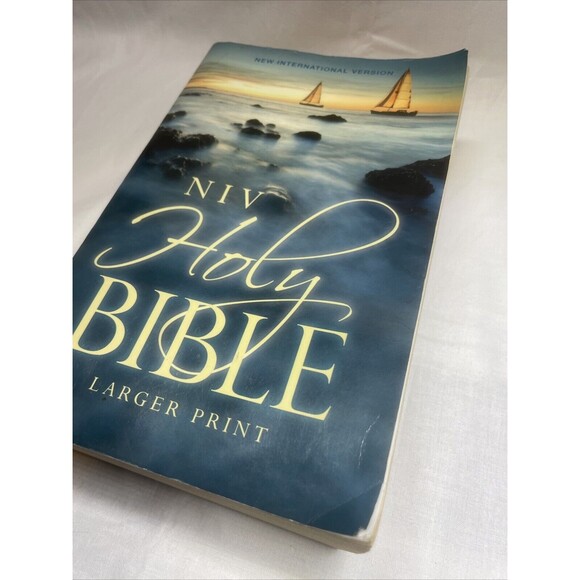 Larger Print Bible-NIV by Zondervan used - Picture 4 of 10